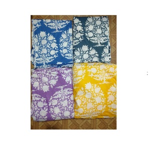 Tissu en coton imprimé à la demande pour la confection de chemises, chemisiers, robes et pantalons pour hommes d'Inde - Product Image 1