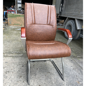 เก้าอี้ยกปรับระดับได้ชุบโครเมียมพร้อมเบาะหนังเทียม - Product Image 3
