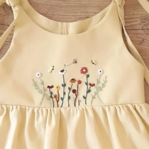 Vestido de lino suave bordado a mano para niñas, estilo informal para el primer cumpleaños de niños pequeños, OEM hecho en Vietnam - Product Image 3