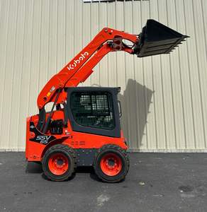 NUEVO Kubota 2022 SSV65, Minicargadora de Ruedas con Cabina Cerrada, Cargador Frontal, Alto Rendimiento, Motor Diésel Potente, 4x4 - Product Image 1