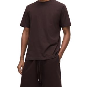 Survêtement de sport léger pour homme avec short |   Combinaison d'entraînement fitness avec logo personnalisé, vêtements de sport d'été - Product Image 1