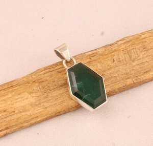 Colgante de piedras preciosas hexagonales verdes esmeralda hecho a mano, joyería de plata de ley 925, collar elegante, regalo para ella - Product Image 6