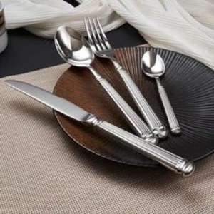 Elegant Stainless Steel Flatware Set with Ultra-<b>lightweight</b> Structure Smooth <b>Mirror</b>-polished Surface and Ergonomic comfort Grip - Product Image 1