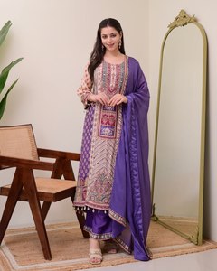 Trajes Chinon Aline de RADHE EXPORT en Colores Impresionantes, Adornados con Espejos Hechos a Mano, con Relieve, de Secado Rápido, Salwar Kameez para Fiesta - Product Image 2