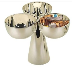 Bol de noix au design impressionnant pour ustensiles de cuisine hôtel et restaurants décor de plat de service de nourriture couleur dorée Design moderne bols de noix en métal - Product Image 1
