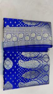 Saris de seda brocados hechos a medida con bordes dorados ideales para reventa en tiendas de ropa en tela base rosa. - Product Image 5