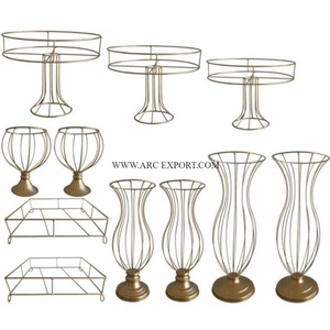 Centres de table décoratifs d'intérieur en cristal et laiton pour la maison Harlow Stands Lot de 2 Harlow de décoration de fleurs polies en argent et or - Product Image 4