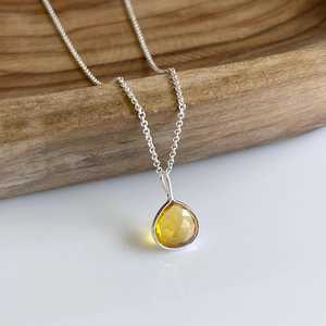 Collar de Topacio Amarillo Dorado en Forma de Lágrima, Colgante Minimalista para Usar en Capas, Tono Cálido, Plata de Ley 925, Brillanteza del Piedra de Nacimiento de Noviembre - Product Image 2