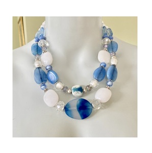 Collar de resina epoxi de aspecto moderno, precio directo de fábrica, hecho a mano, buena calidad, diseño único, collar de cuentas de resina, hecho a mano 100% - Product Image 1