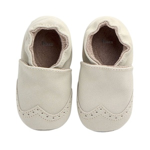 Zapatos de Cuero para Bebé OEM, Suela Blanda, Primeros Pasos para Bebés y Niños Pequeños, Antideslizantes, Logotipo Personalizado, Embalaje en Caja de Regalo - Product Image 1