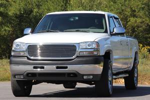 Bon état, occasion, 2002 G-MC S-ierra 2500HD S L T Crew Cab 4x4 6.6-Liter Turbodiesel V8 4WD, appartenue à un propriétaire californien - Product Image 4