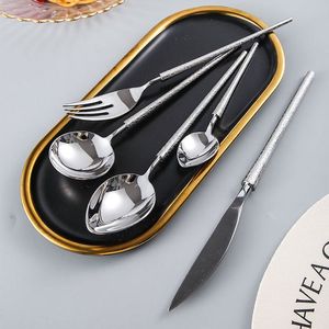 Ensemble de couverts en métal robuste conçu pour un usage domestique quotidien cuisines professionnelles et présentations alimentaires de table de banquet formelles - Product Image 4