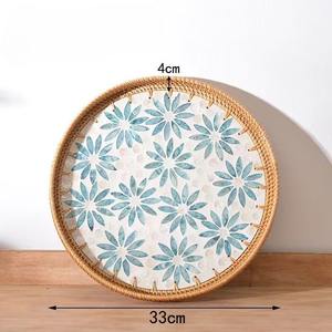 Plateau de service fait à la main en forme de fleur, plateau de service en rotin de haute qualité avec incrustation de nacre pour le stockage des fruits - Product Image 5