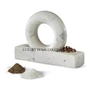 Mortero y Maja de madera tradicional con una gran capacidad de tazón diseñada para preparar aretes y mezclas de especias en casa - Product Image 2