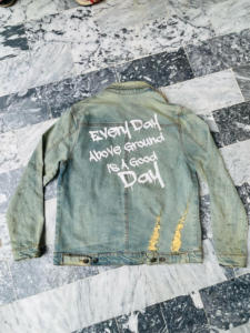 Veste de détresse en jean chaud pour l'hiver pour hommes OEM vêtements décontractés veste à col rabattu veste en jean boutonnée - Product Image 5