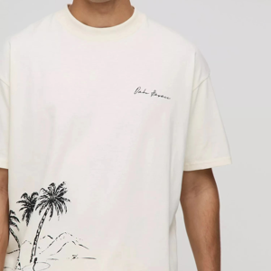 Camiseta informal de patrón liso para hombre 100% algodón 180 gramos posición frontal del logotipo - Product Image 2