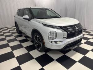 Mitsubishi Outlander ES 2022 Usado en Buen Estado - Product Image 2