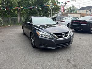 ALTIMA 2.5 S 2018 d'occasion, faible kilométrage, consommation de carburant en route, traction avant, moteur 179 CV, transmission automatique, berline, intérieur noir - Product Image 6