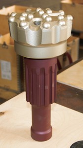 Foret de forage en profondeur DTH R2175 à filetage API pour l'exploitation minière, gamme de diamètres 140-222 mm - Product Image 3