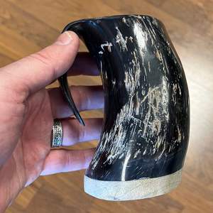 SMART HORN MUGS INDIA FACTORY PRODUCTOS ARTESANALES Cuerno Taza para beber Nuevo diseño Cuerno natural Original Viking Drinking - Product Image 1