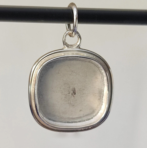 จี้คอลเลตต์เงินสเตอร์ลิงแบบ925จากดีไซเนอร์19มม. อุปกรณ์เสริมเครื่องประดับโลหะหล่อรูปทรงสี่เหลี่ยม - Product Image 1