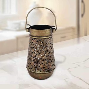 Bougeoir extérieur en fer en métal plaqué or hautement fini avec décoration d'hôtel pour la décoration de la maison de Noël et le moule à bougie - Product Image 1