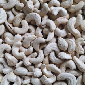 Noix de cajou séchées prêtes à être expédiées, Kaju Badam SANTIGO, délai de livraison court, noix de cajou W180 W240 W320 - Product Image 1