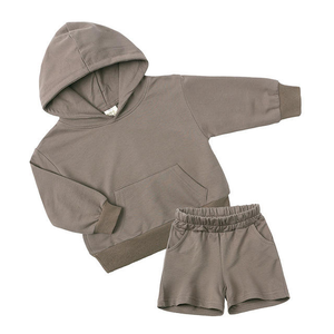 Conjunto de Sudadera con Capucha y Pantalones Cortos para Niños Pequeños, Mezcla de Algodón Suave, Estilo Casual de Dos Piezas - Product Image 3