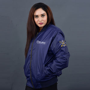 Chaqueta de bombardero universitaria de nailon para mujer personalizada OEM estilo Letterman universitario ropa de calle brillante prendas de vestir exteriores chaqueta con logotipo personalizado al por mayor - Product Image 4