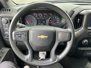 Usado 2023 Chevrolet Silverado 1500 Custom Crew Cab 4WD - Product Image 6