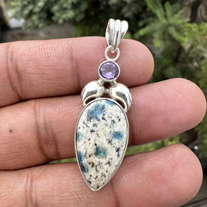 จี้ห้อยคอทรงหยดน้ำประดับด้วยแจสเปอร์ K2 สีม่วงธรรมชาติ ตัวเรือนเงินแท้ 925 สไตล์โบฮีเมียน ทำด้วยมือ เหมาะสำหรับเป็นของขวัญสำหรับงานปาร์ตี้ - Product Image 5