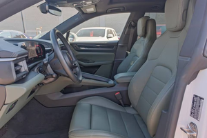 Clean 2020 L E X U S LX 570 edición blanca SUV 5.7L modelo LX 570 vehículo barato en venta - Product Image 3