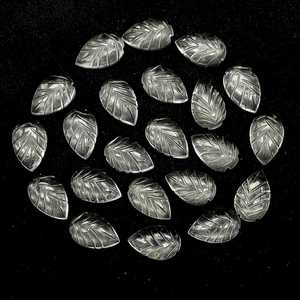 Perles en cristal de quartz naturel transparent en forme de feuille, 14 mm, sculptées à la main, briolette, breloques en forme de feuille - Product Image 3