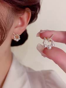 ต่างหูห่วงสแตนเลสสตีลแนววินเทจสไตล์วินเทจลาย UOFC12-J หวานแหววเวอร์ทันสมัยหรูหราสดใสน่ารักเหมาะสำหรับเป็นของขวัญสำหรับผู้หญิง - Product Image 4