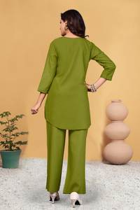 Ensemble Kurti et pantalon vert brodé pour femmes, tenue traditionnelle indienne ethnique - Product Image 4