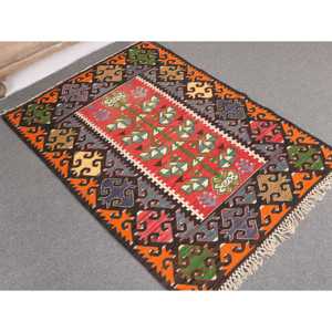 Tapis d'appoint vintage Kilim 3,4x4,7 pi (104x144 cm), tapis turc en laine rouge persan - Product Image 1