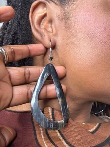 แว่นตาธรรมชาติควายธรรมชาติโบราณต่างหูเขาควายสำหรับเครื่องประดับขายดีต่างหูรูปเขาสัตว์ดีไซน์ทันสมัยสำหรับผู้หญิง - Product Image 4