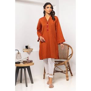 Camisa de Mujer con Estilo Modesto, Teñida en Color Óxido, con Adornos - Product Image 5