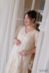 Robe de maternité confortable en mousseline de soie brodée douce V1137 avec un design droit pour l'été non décoloré - Product Image 3