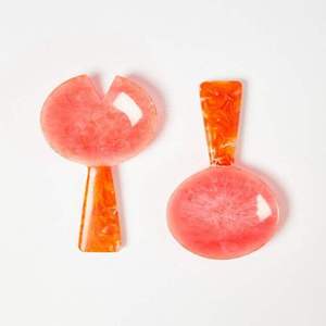 Service de couverts en résine de qualité supérieure avec poignées lisses inspirées du marbre idéal pour une table à manger élégante et une cuisine domestique - Product Image 4