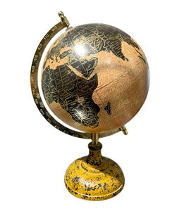 Globo de metal de aspecto antiguo hecho a mano ideal para temas de decoración con clase espacios de exhibición vintage o entornos de trabajo formales - Product Image 2