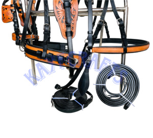 ชุดสายรัดหนังม้าขับรถโทนสีดำสำหรับรถม้ารถม้าลากลากอุปกรณ์แกะสลักลายดอกไม้รถเข็นม้า - Product Image 5