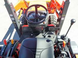Tracteur compact Kubota B26 avec chargeur et pelle rétrocaveuse d'occasion à vendre - Product Image 6