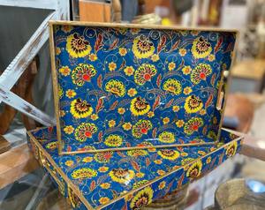 Plateau d'hôtel en bois fait à la main pour un service d'étage élégant et un usage domestique décontracté Plats et assiettes durables et élégants - Product Image 1