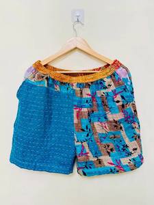 Pantalones cortos Kantha de algodón vintage hechos a mano, pantalones cortos de playa unisex para yoga y viajes - Product Image 2
