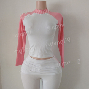 Conjunto de Top Corto de Manga Larga con Ribete en Contraste y Leggings Acampanados para Mujer, Color Sólido, Secado Rápido, Cuello Redondo, Manga Larga, Corte Regular - Product Image 4