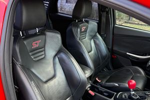 Ford Focus ST 2015 Usado, Transmisión Manual de 6 Velocidades, Turbo de 4 Cilindros, Paquete ST3, Modificaciones de Rendimiento - Product Image 5