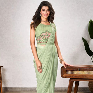 Saree en georgette douce prête à porter avec chemisier fantaisie, travail de séquence de broderie, tenue de mariage élégante de style pakistanais - Product Image 1