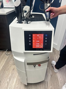 Sistema facial de tratamiento Cartessa SkinWave 2022 con pieza de mano Aqua, pieza de mano de pulso eléctrico y pieza de mano de doble elevación - Product Image 6