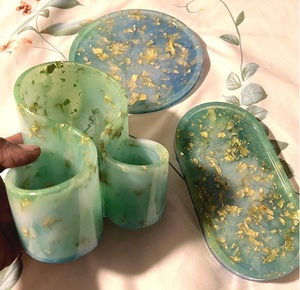 Nuevos artículos de baño personalizados de alta calidad, juegos de baño de resina de 3 piezas, juegos de accesorios de baño de diseño de lujo para uso doméstico y hotelero - Product Image 2